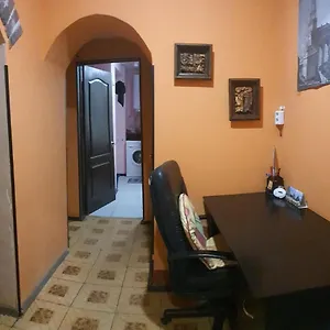на антоновича Хостел